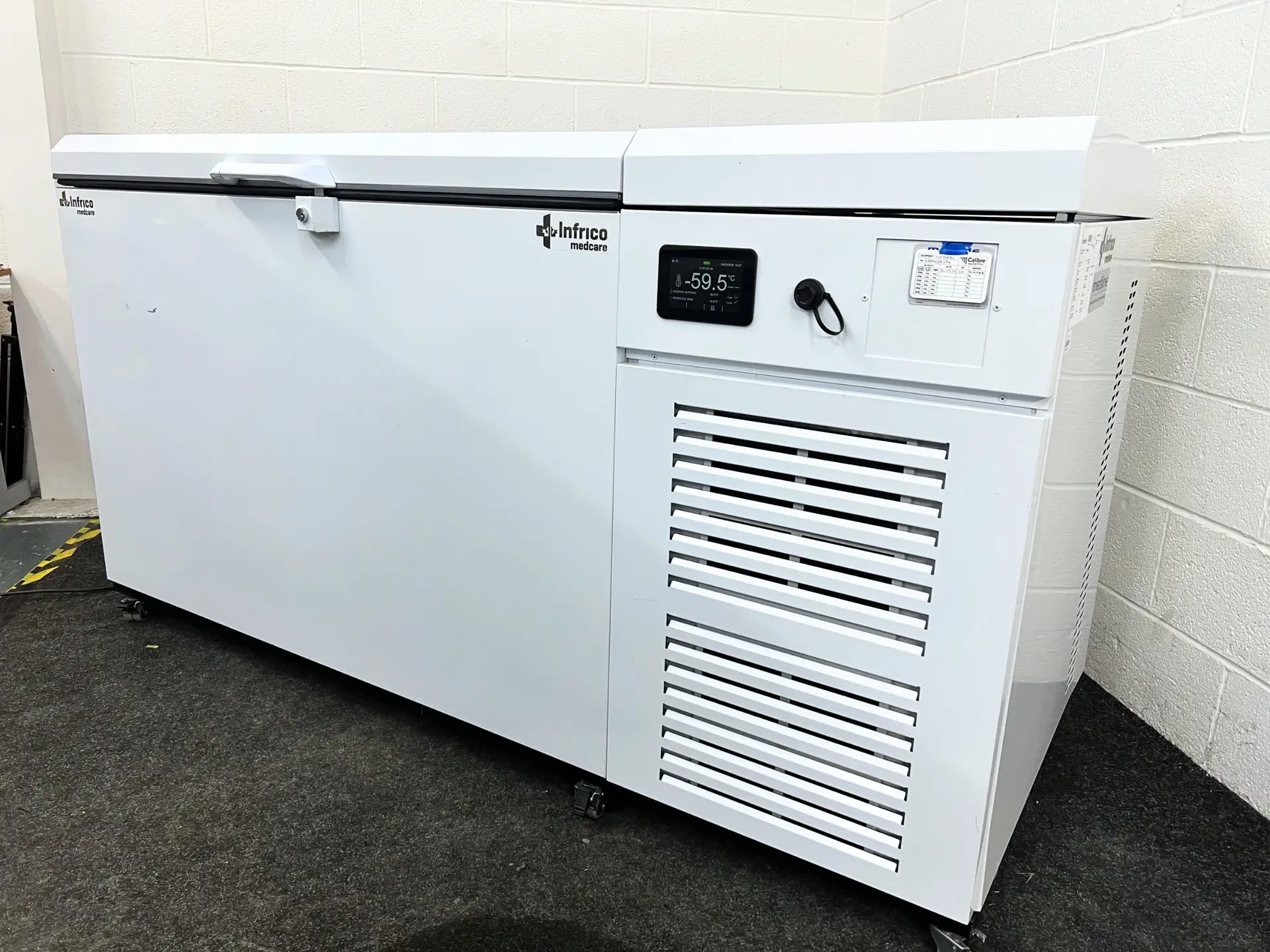Infrico CLF50086 ULT Chest Freezer, image 2