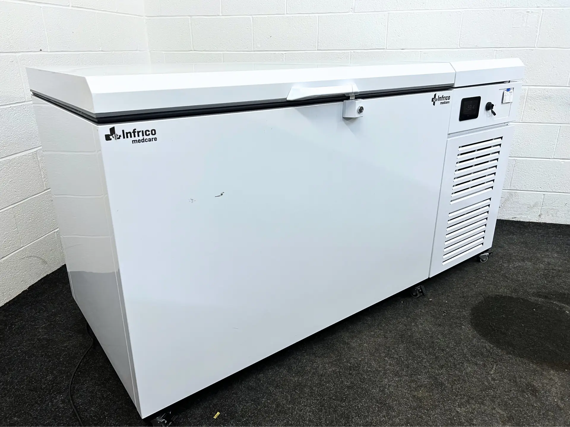 Infrico CLF50086 ULT Chest Freezer, image 3