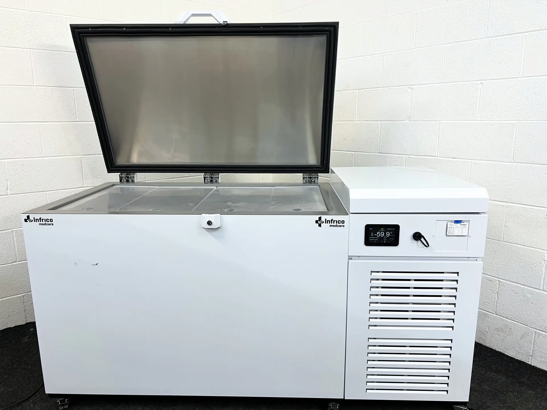 Infrico CLF50086 ULT Chest Freezer, image 5