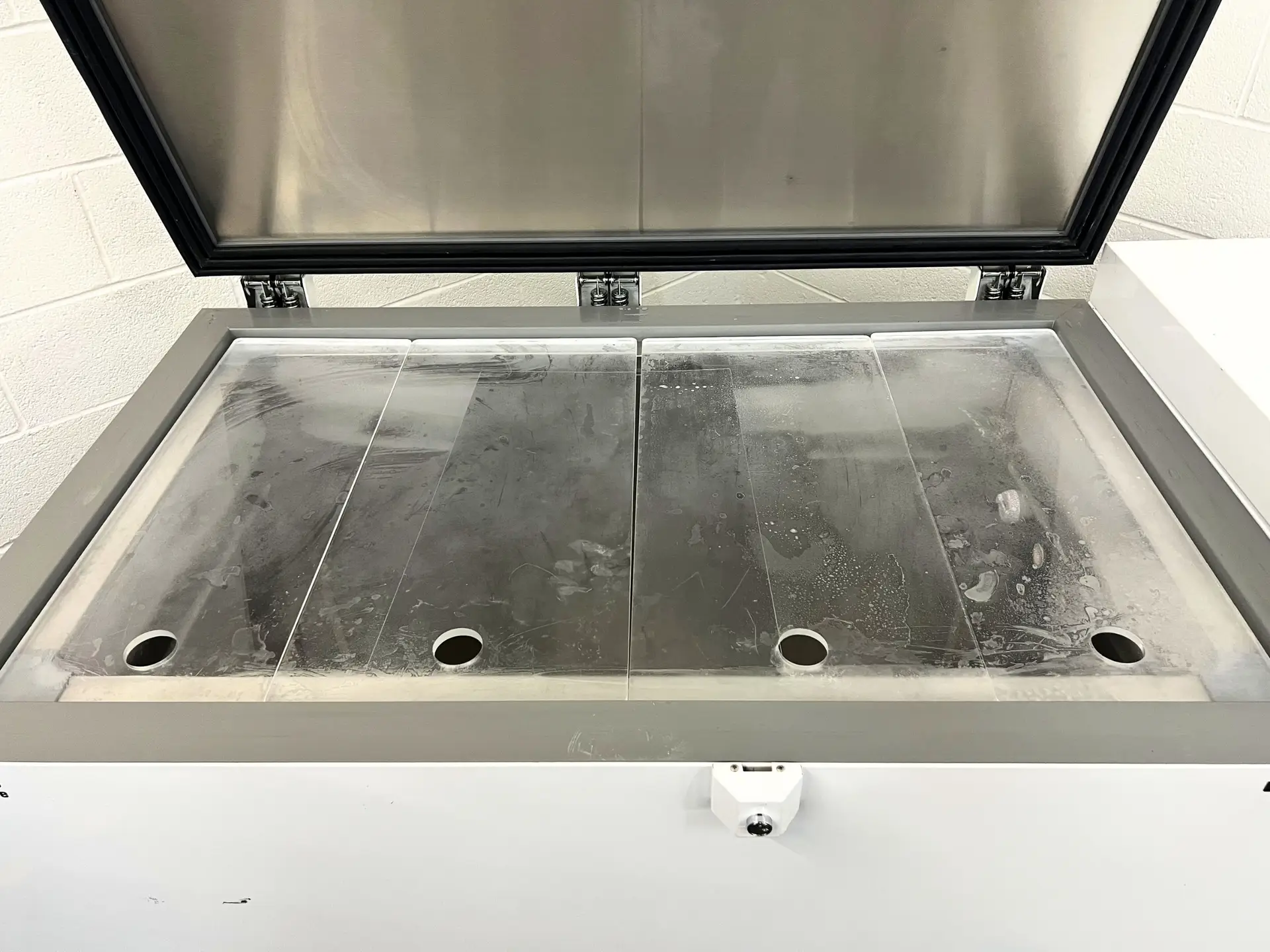 Infrico CLF50086 ULT Chest Freezer, image 8