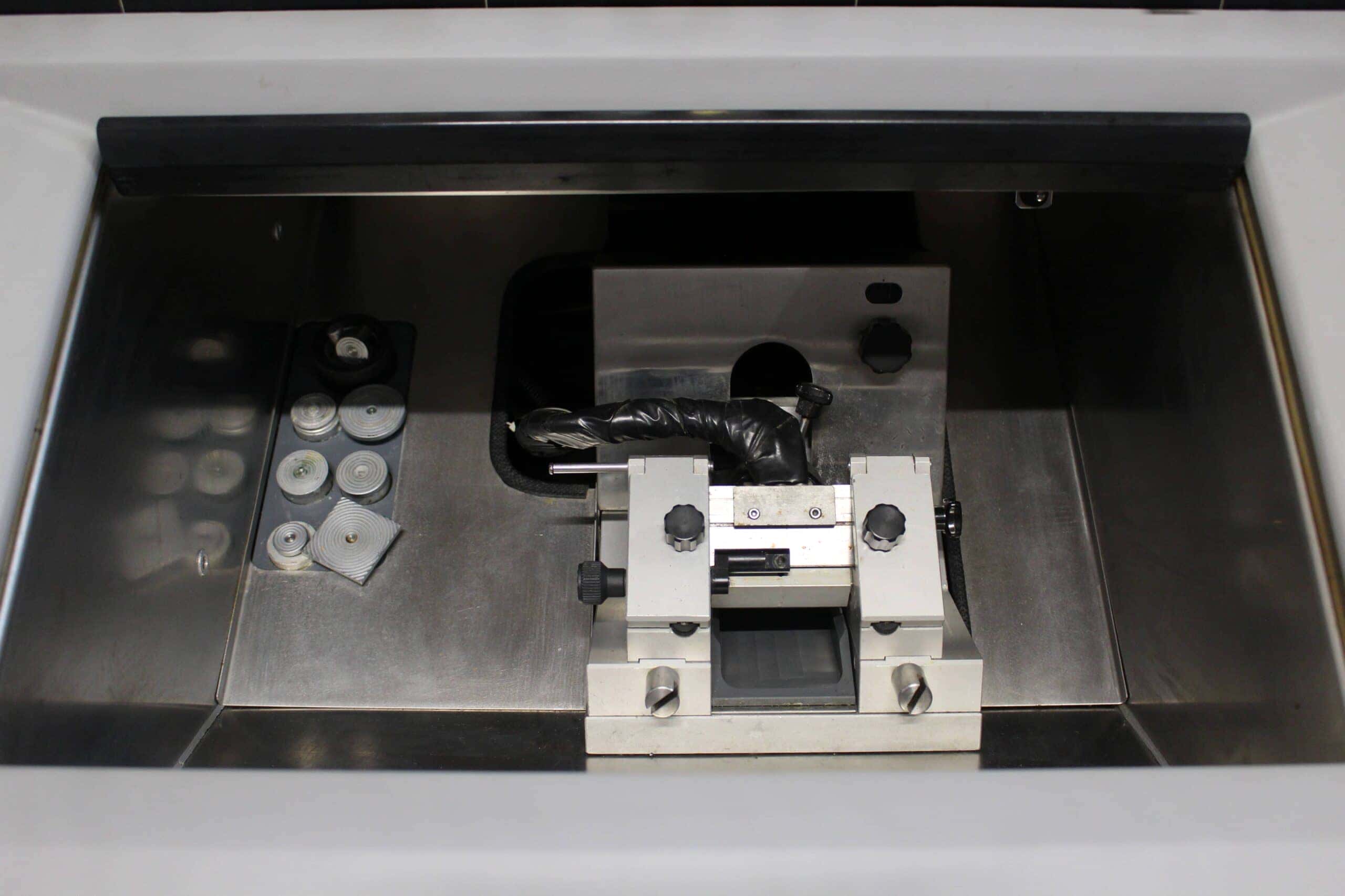 Microm 500 OM Cryostat Refrigerated Microtome, image 2