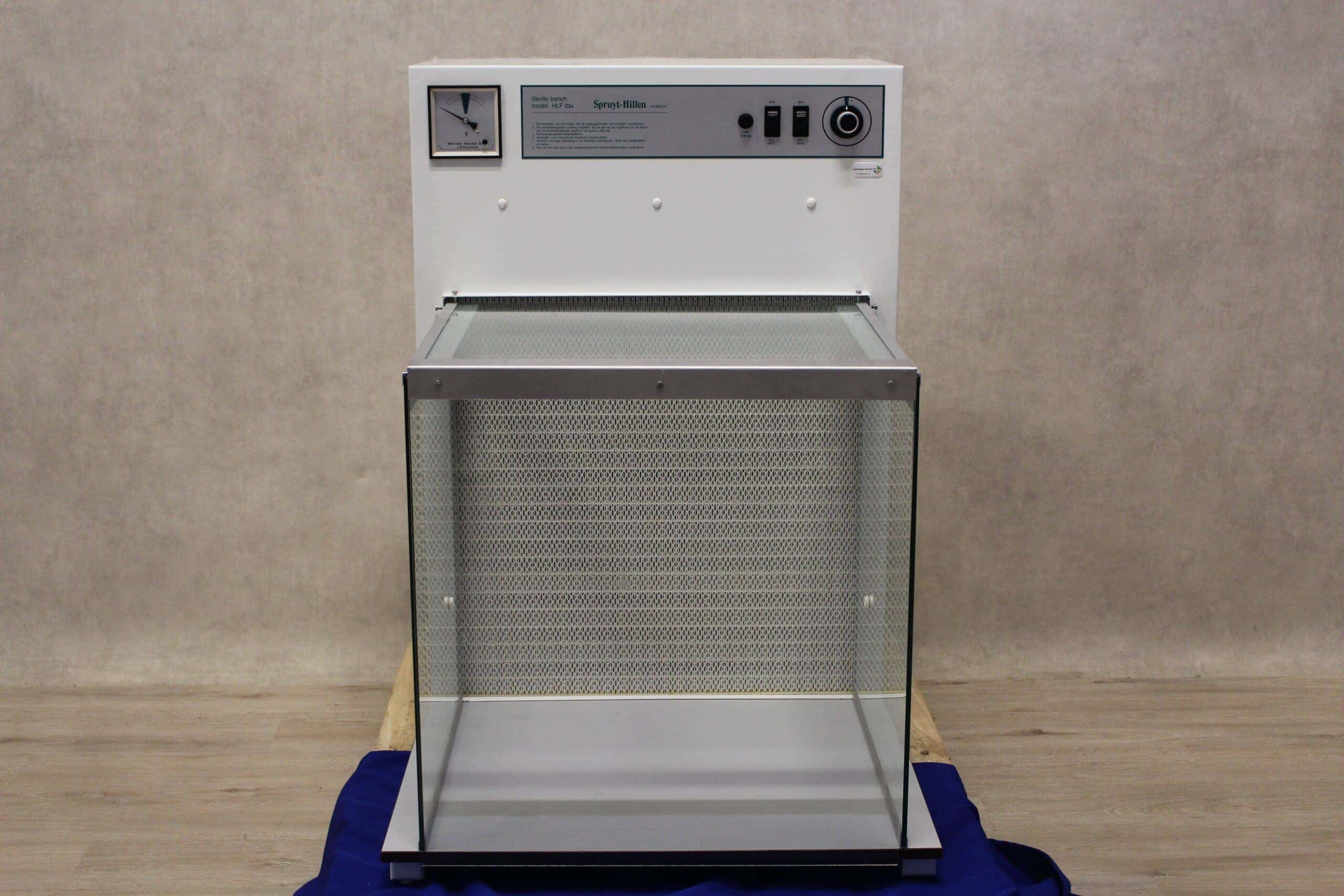 Spruyt-Hillen HLF 22a Powder Fume Hood