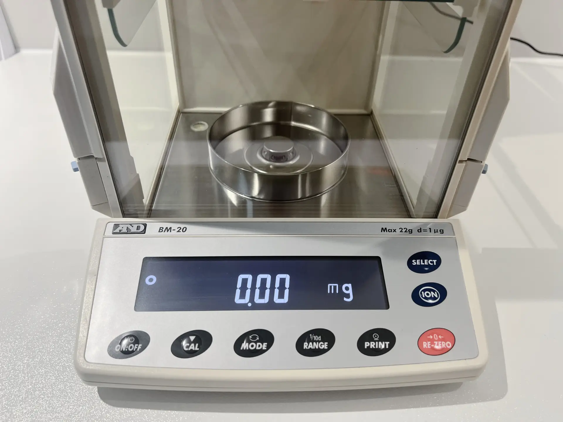 A&D BM-20 Micro Balance, image 2