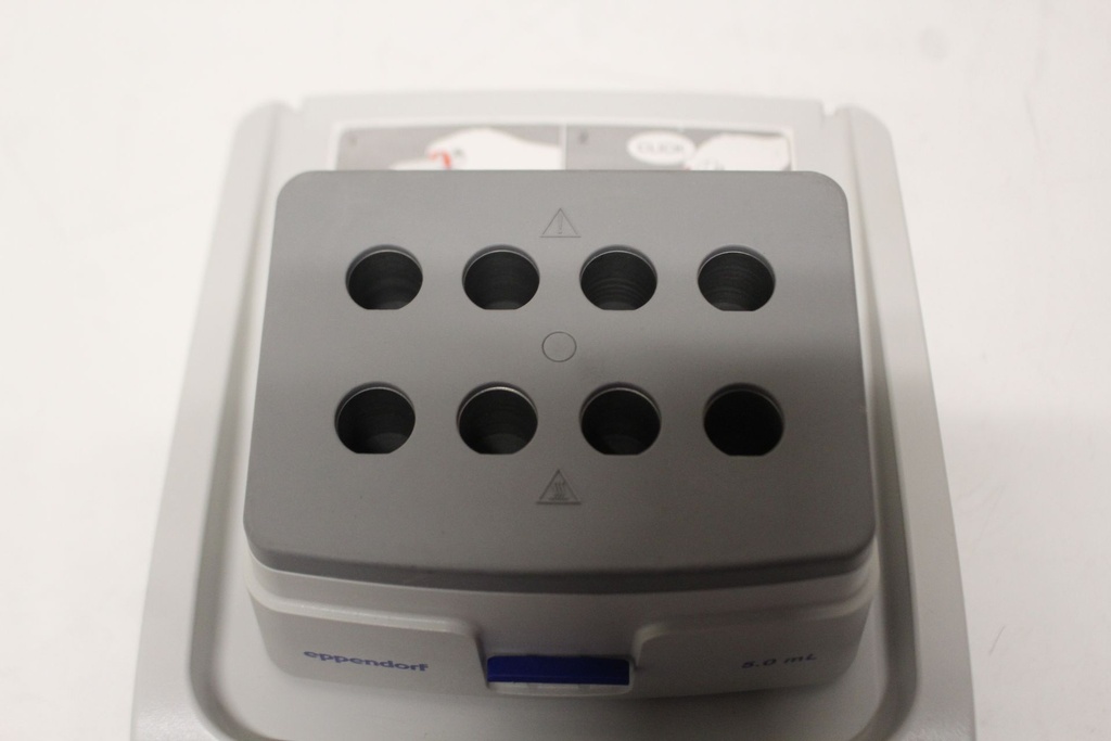 Eppendorf ThermoMixer C Shaking Heating Block, image 3