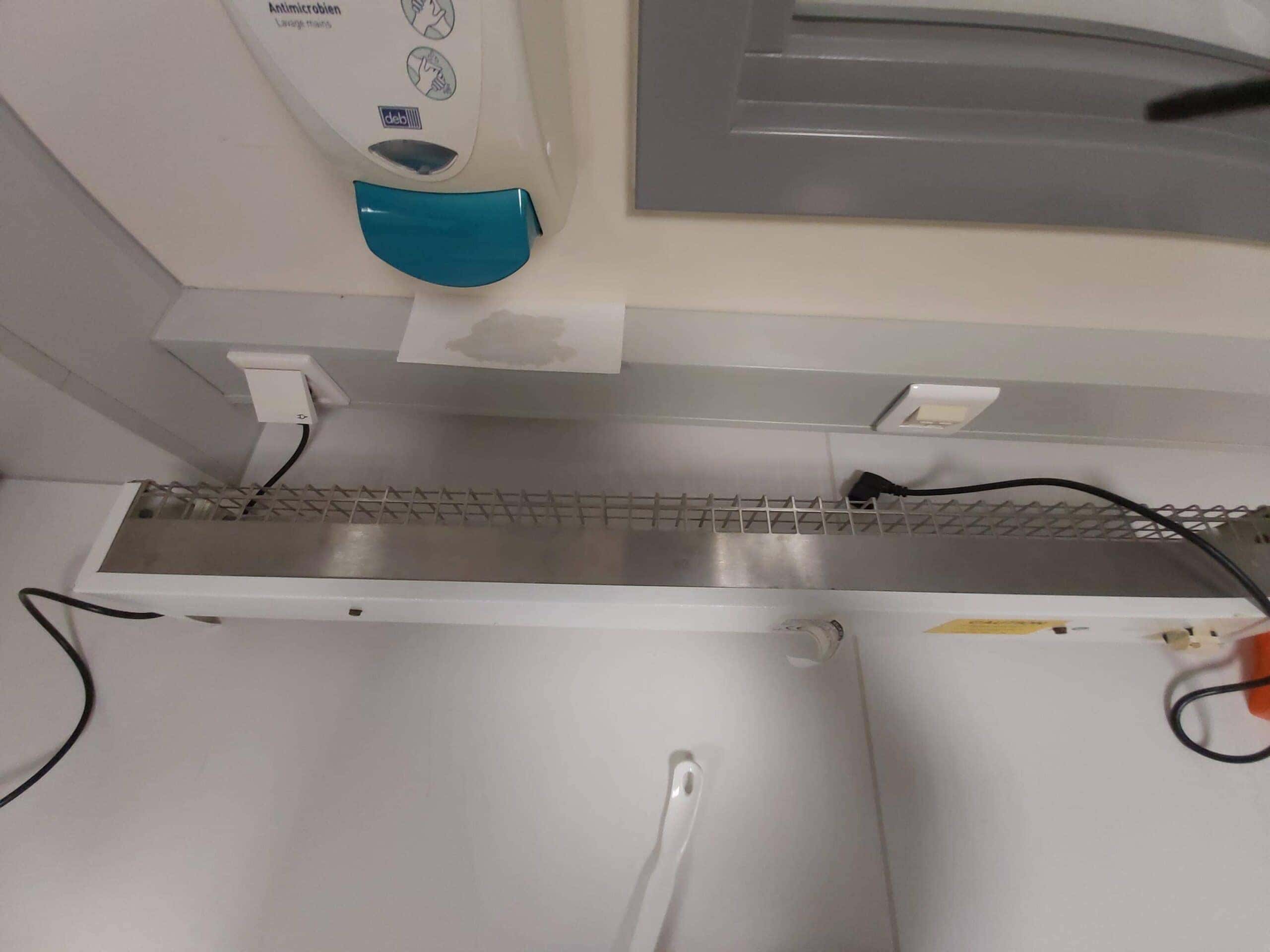 BioQuell Microflow ABS1200UV Downflow Cabinet, image 2