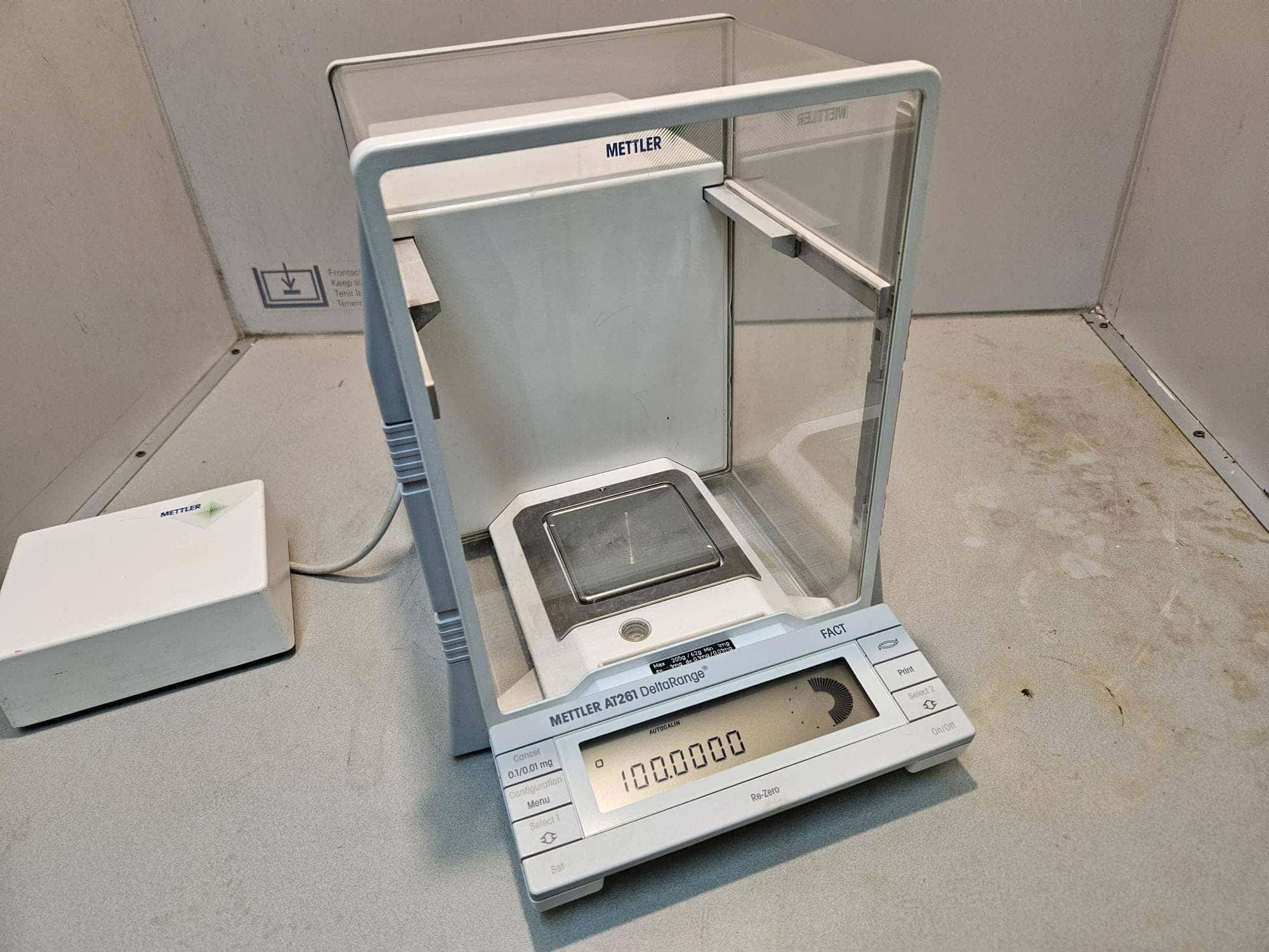 Mettler Toledo AT261 DeltaRange Analytical Balance