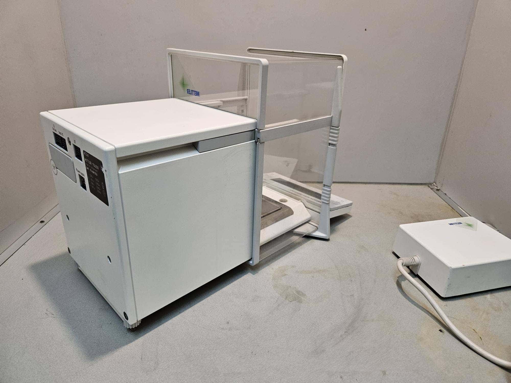 Mettler Toledo AT261 DeltaRange Analytical Balance, image 3