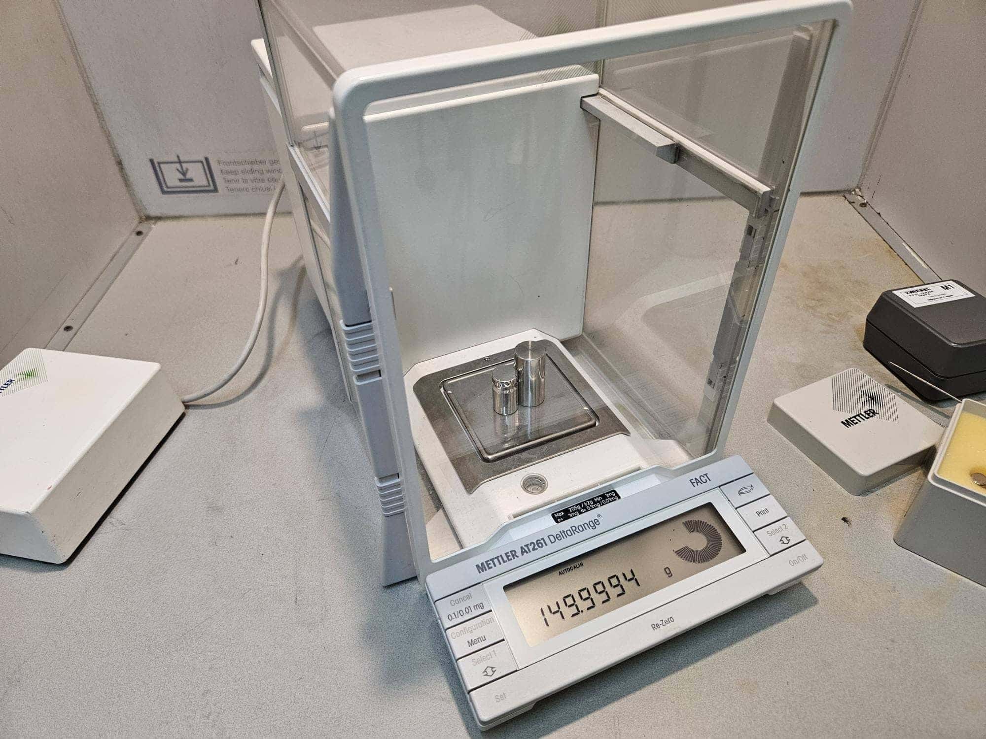 Mettler Toledo AT261 DeltaRange Analytical Balance, image 5