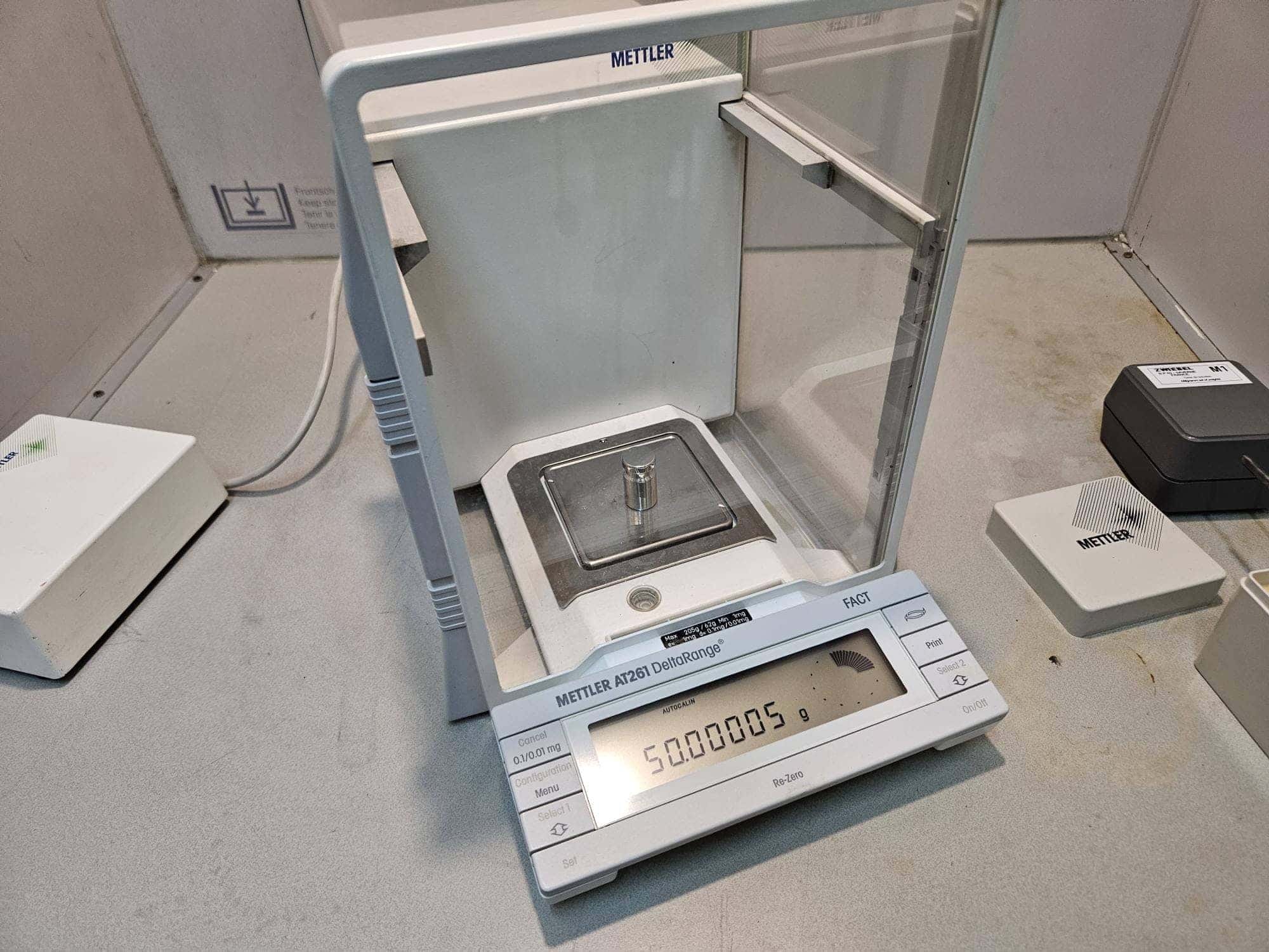 Mettler Toledo AT261 DeltaRange Analytical Balance, image 6