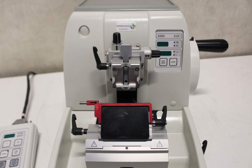 Leica RM2245 Microtome, image 2