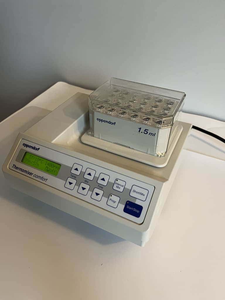 Eppendorf ThermoMixer Comfort Shaking Heating Block, image 2