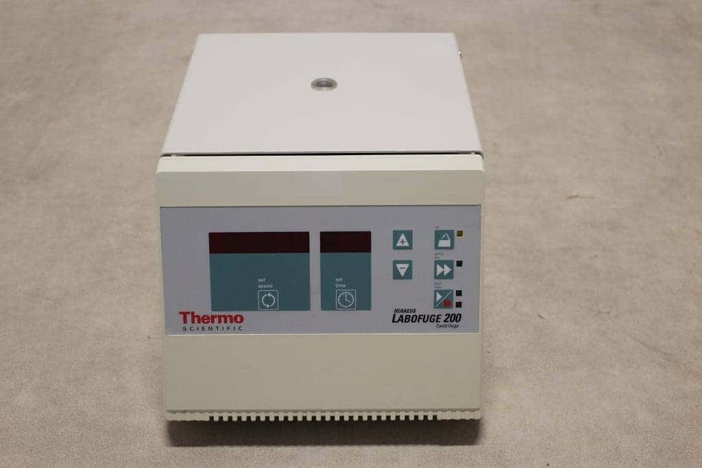 Heraeus Labofuge 200 Centrifuge