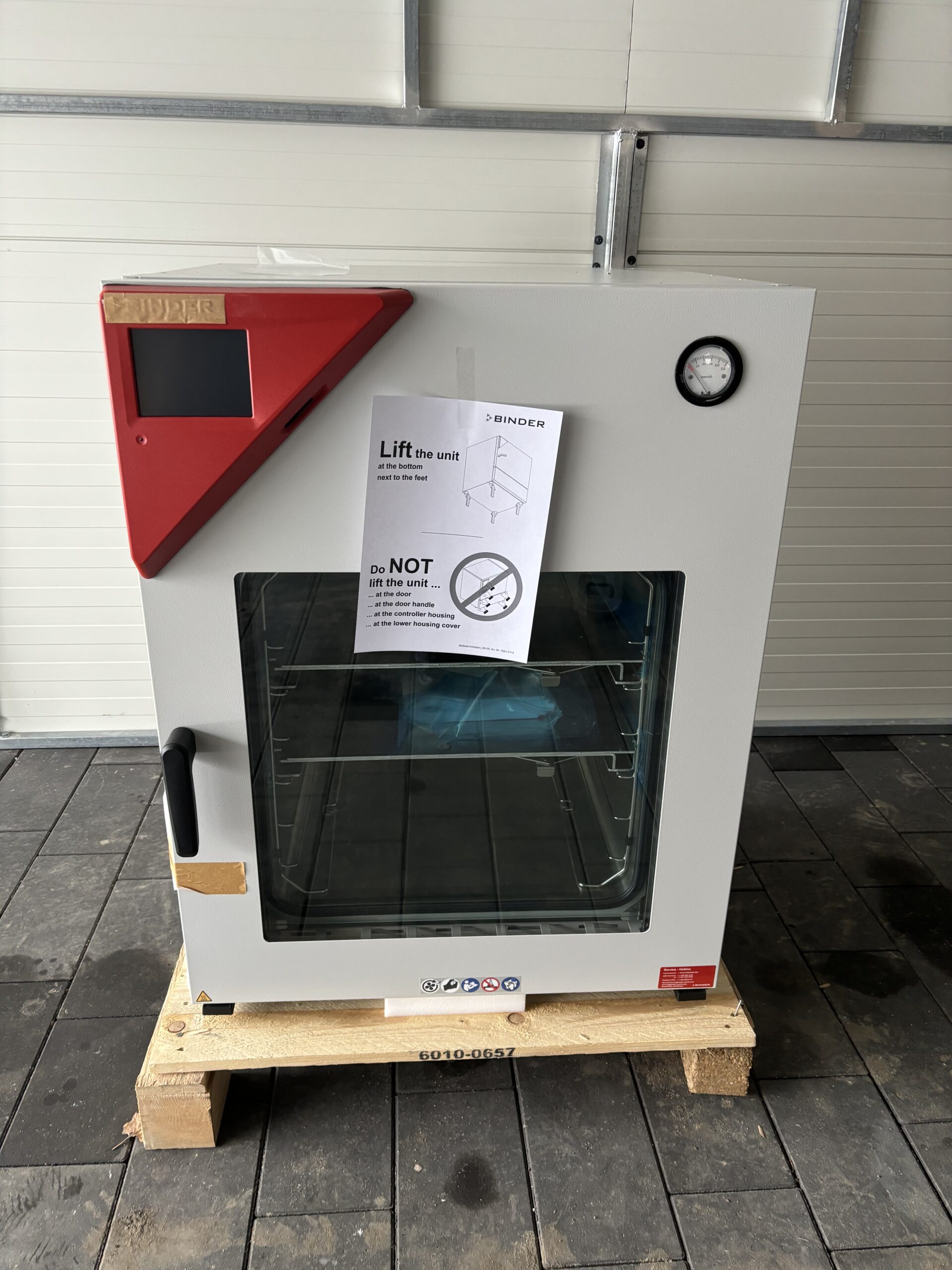Binder VDL 115 Vacuum Drying Oven (ATEX)