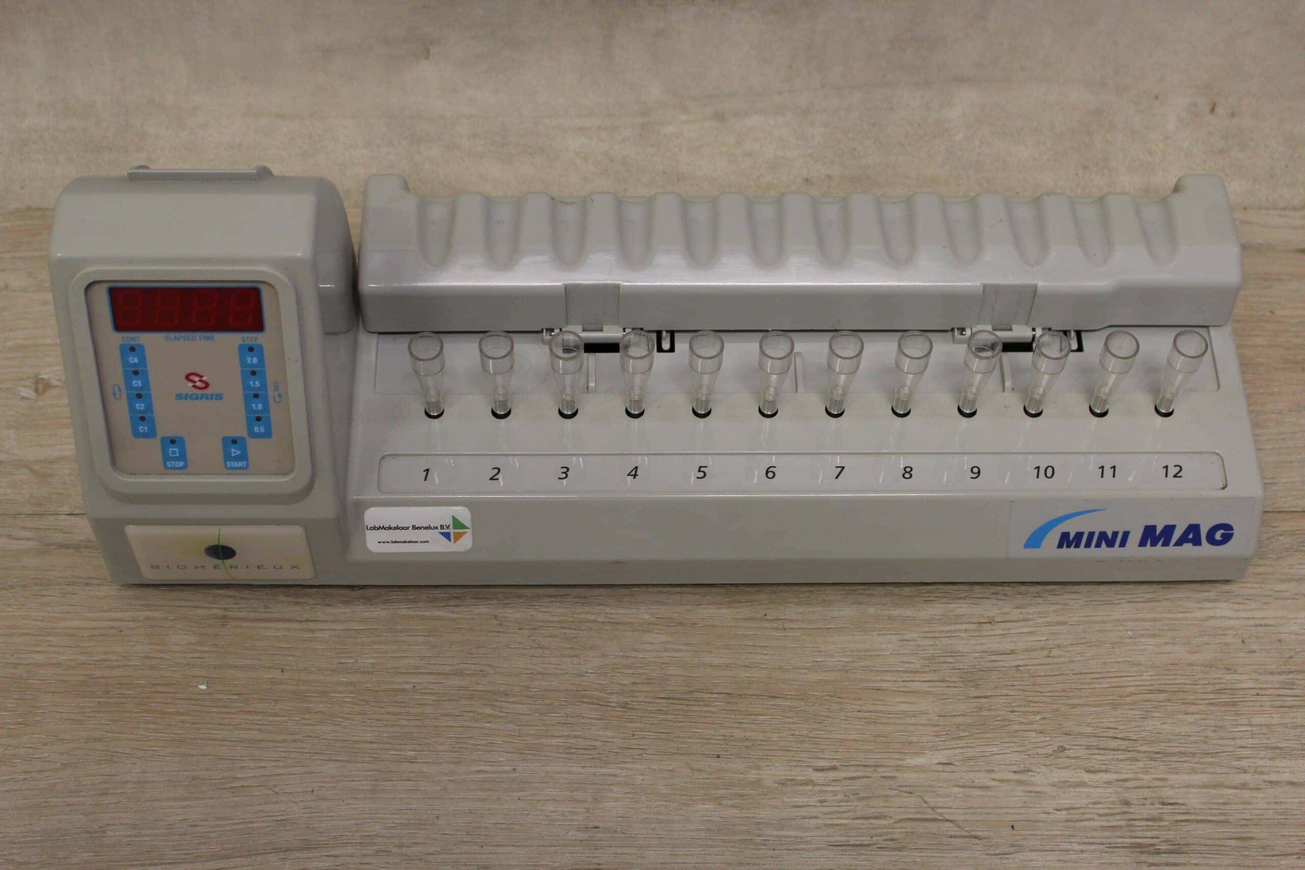 Biomérieux NucliSens miniMAG DNA/RNA Extractor, image 2