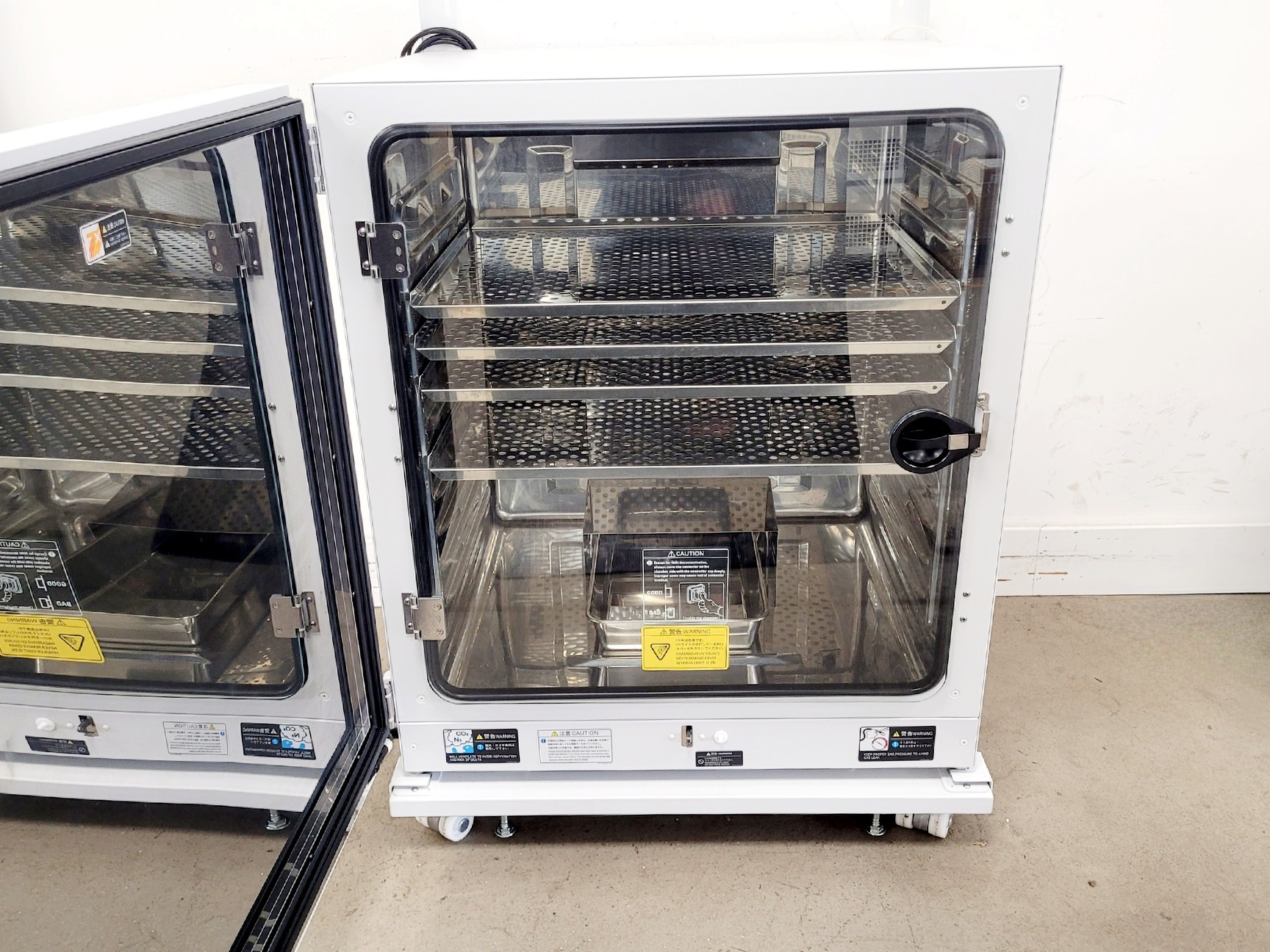 PHCbi MCO-230AICUV-PE CO2 Incubator (230 L), image 3