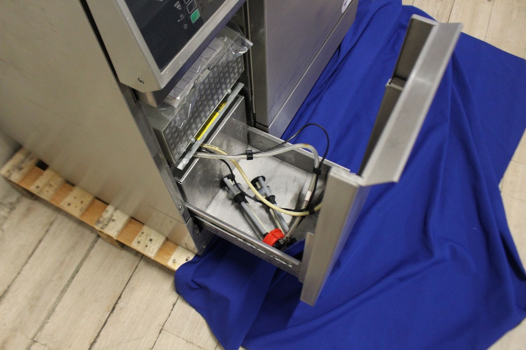 Miele G7883 CD Cleaning/Disinfection Machine, image 3