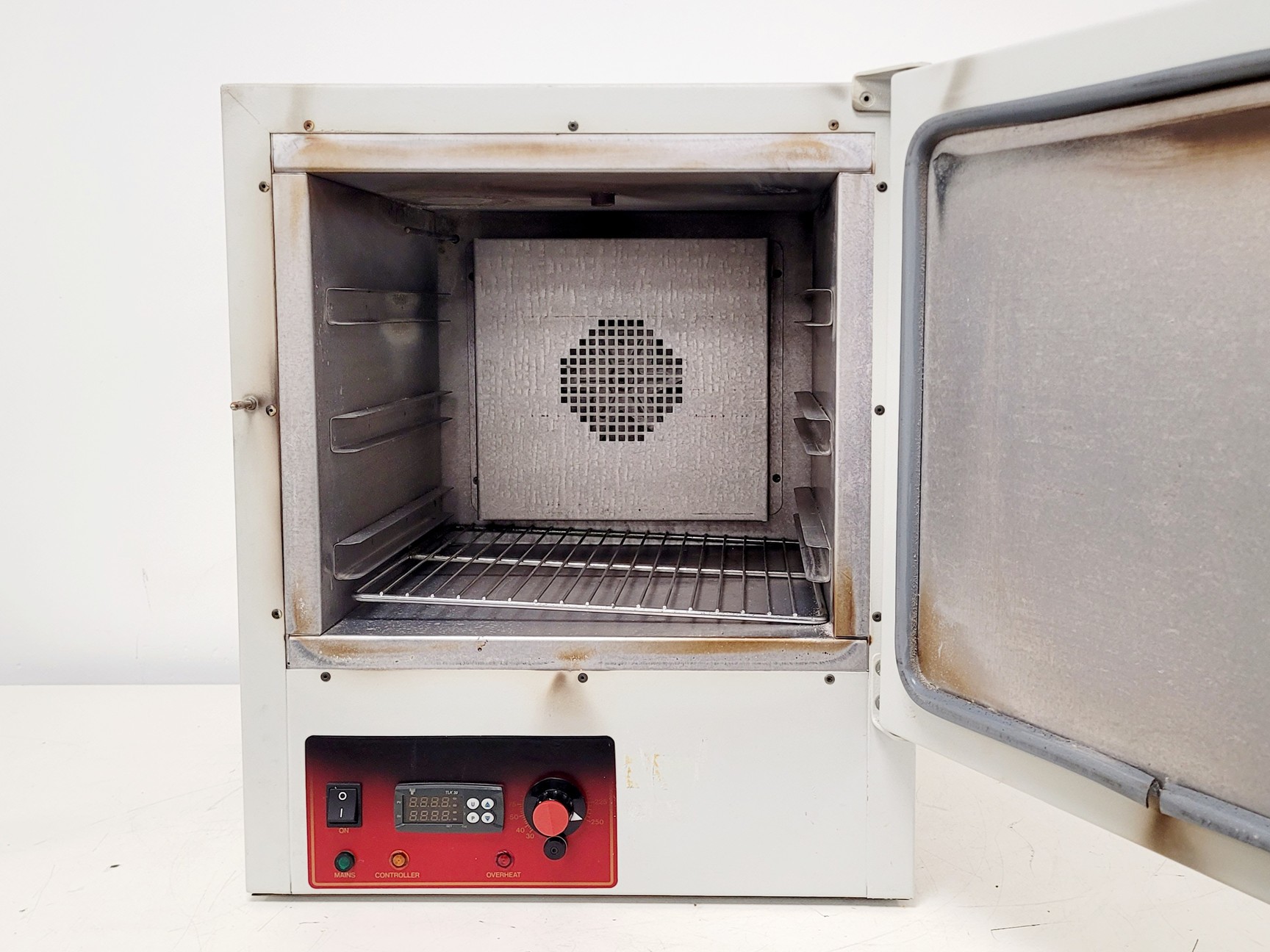 Genlab MINO/40/F/DIG Laboratory Oven, image 3