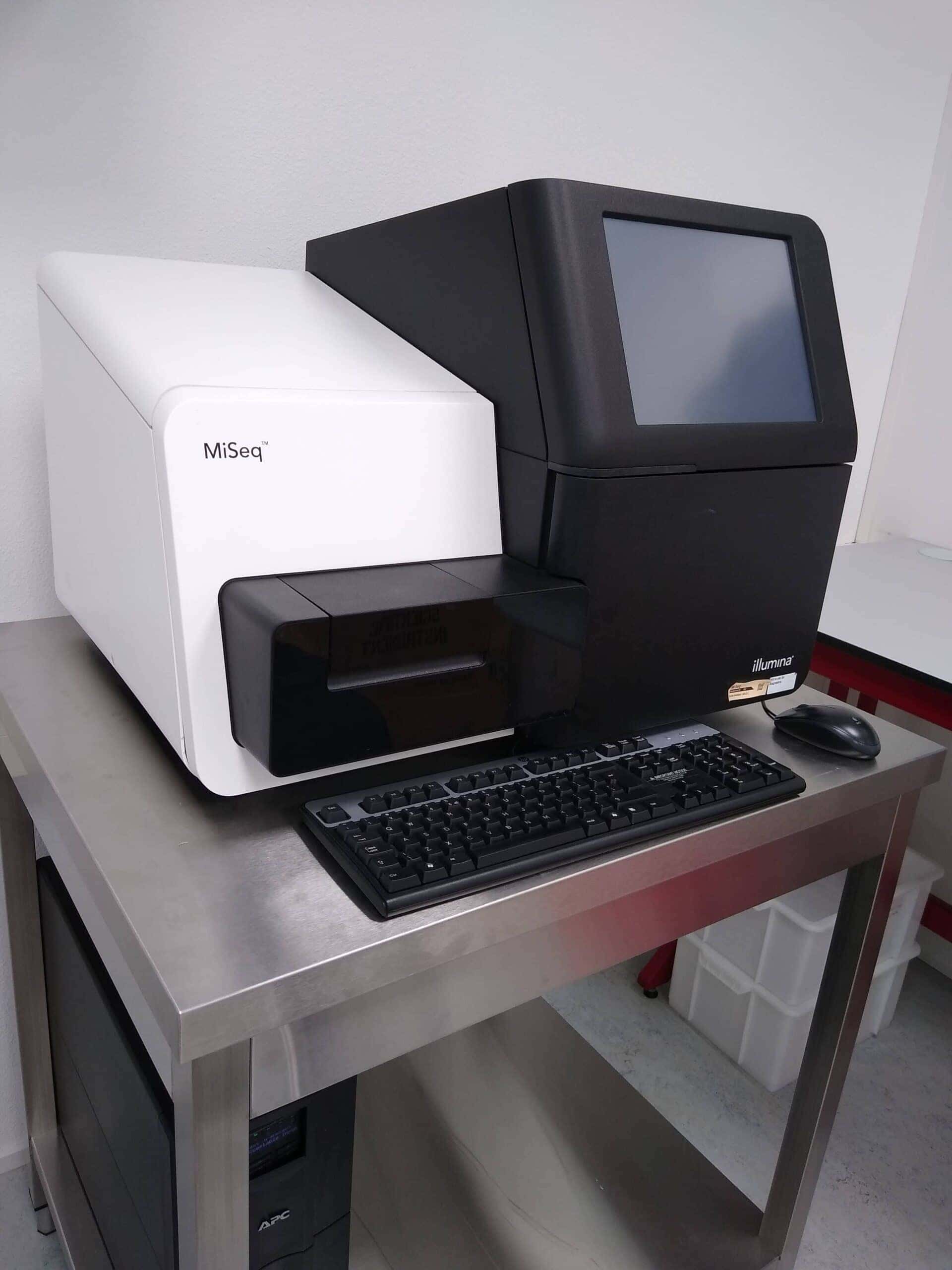 Illumina MiSeq DNA Sequencer, image 2