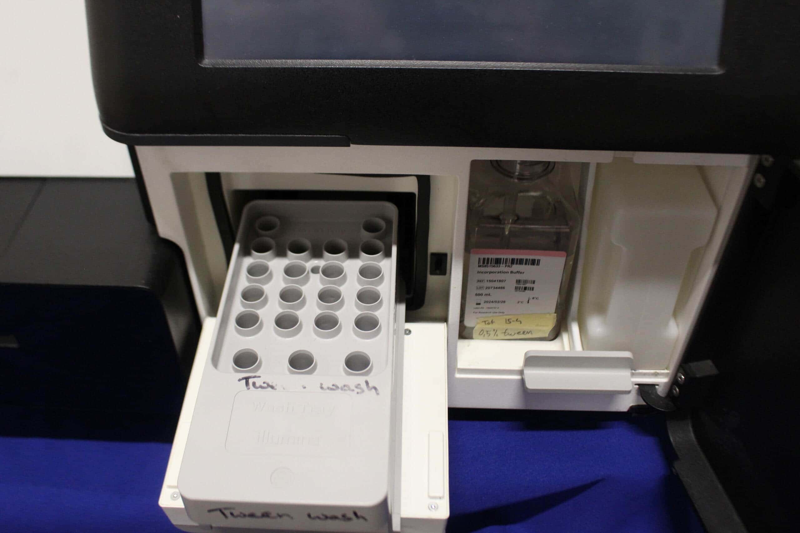 Illumina MiSeq Sequencing System, image 3