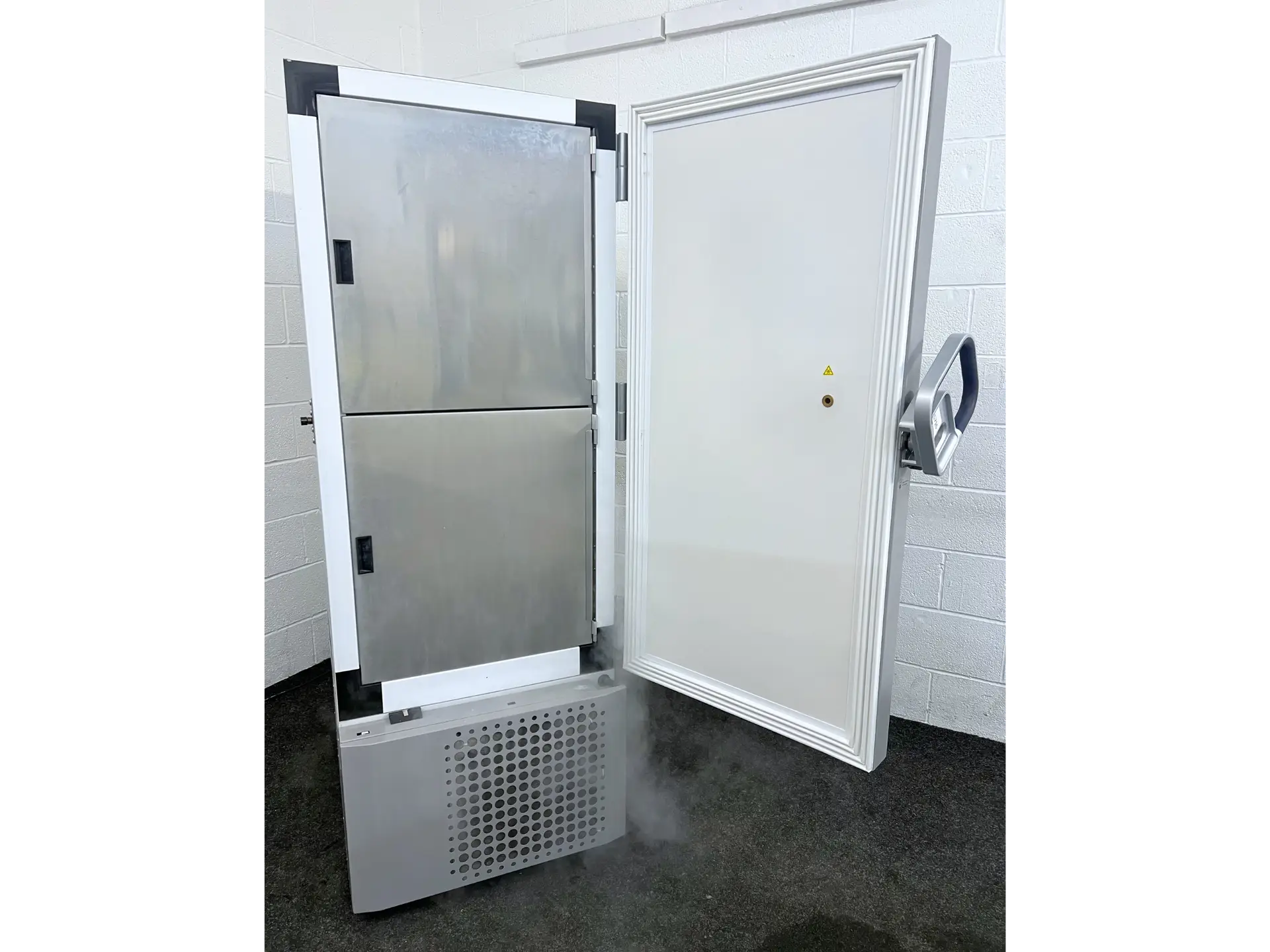 Thermo Scientific TSX40086V ULT Freezer, image 7