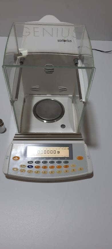 Sartorius ME215P Analytical Balance