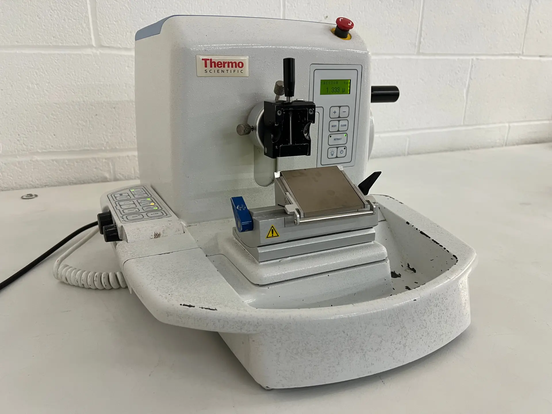 Thermo Scientific Shandon Finesse ME+ Microtome, image 3