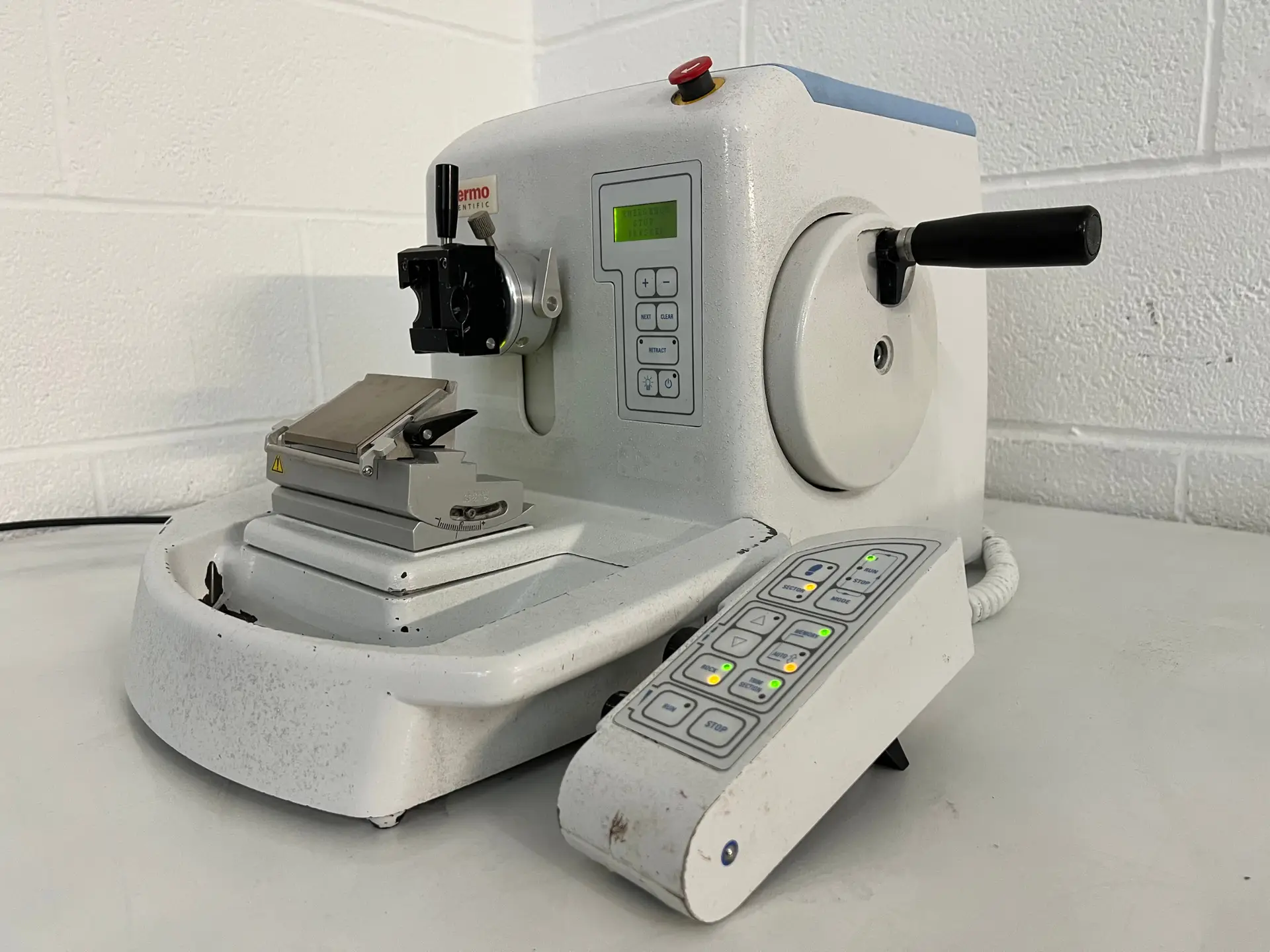 Thermo Scientific Shandon Finesse ME+ Microtome, image 5