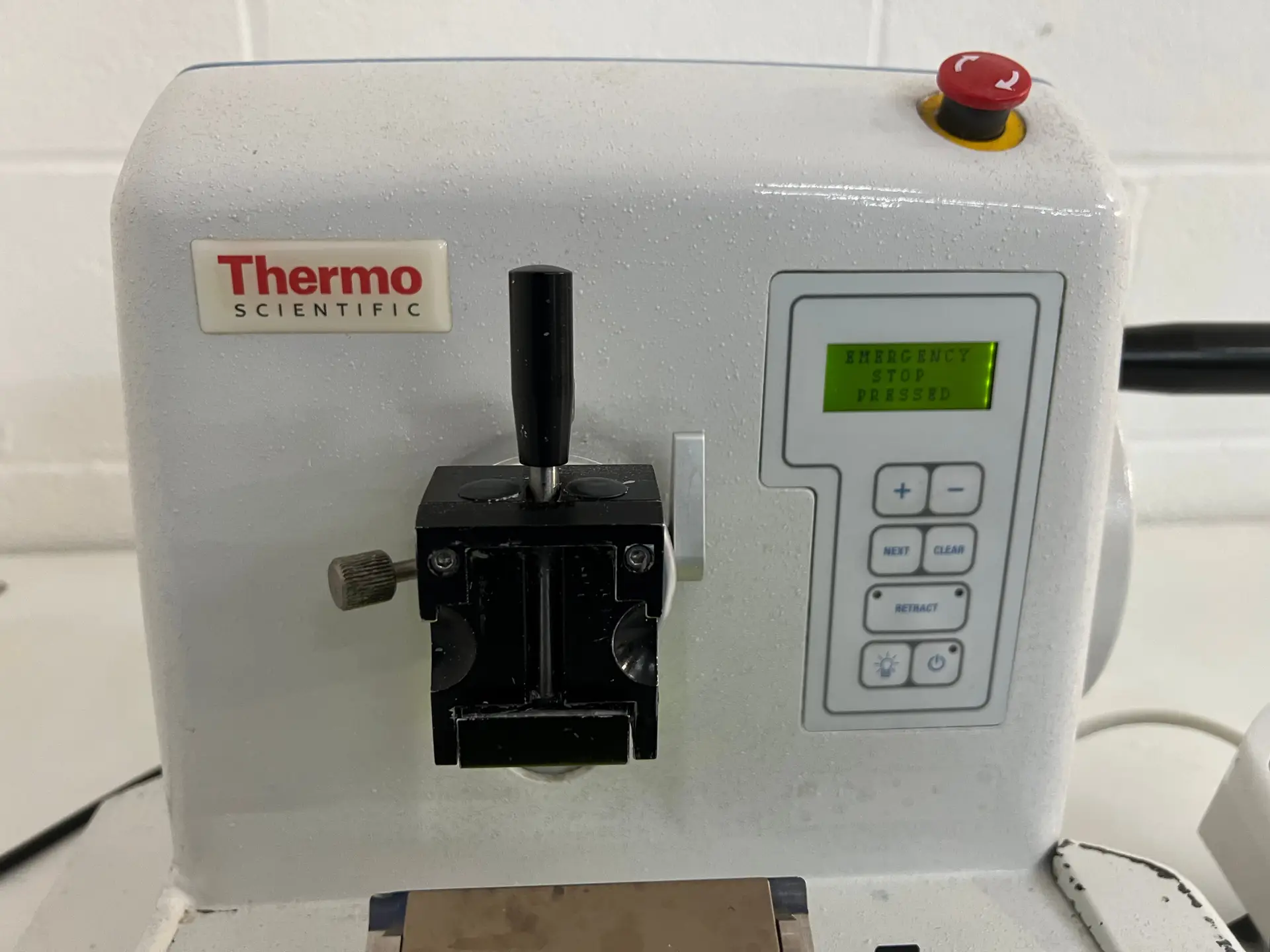 Thermo Scientific Shandon Finesse ME+ Microtome, image 9