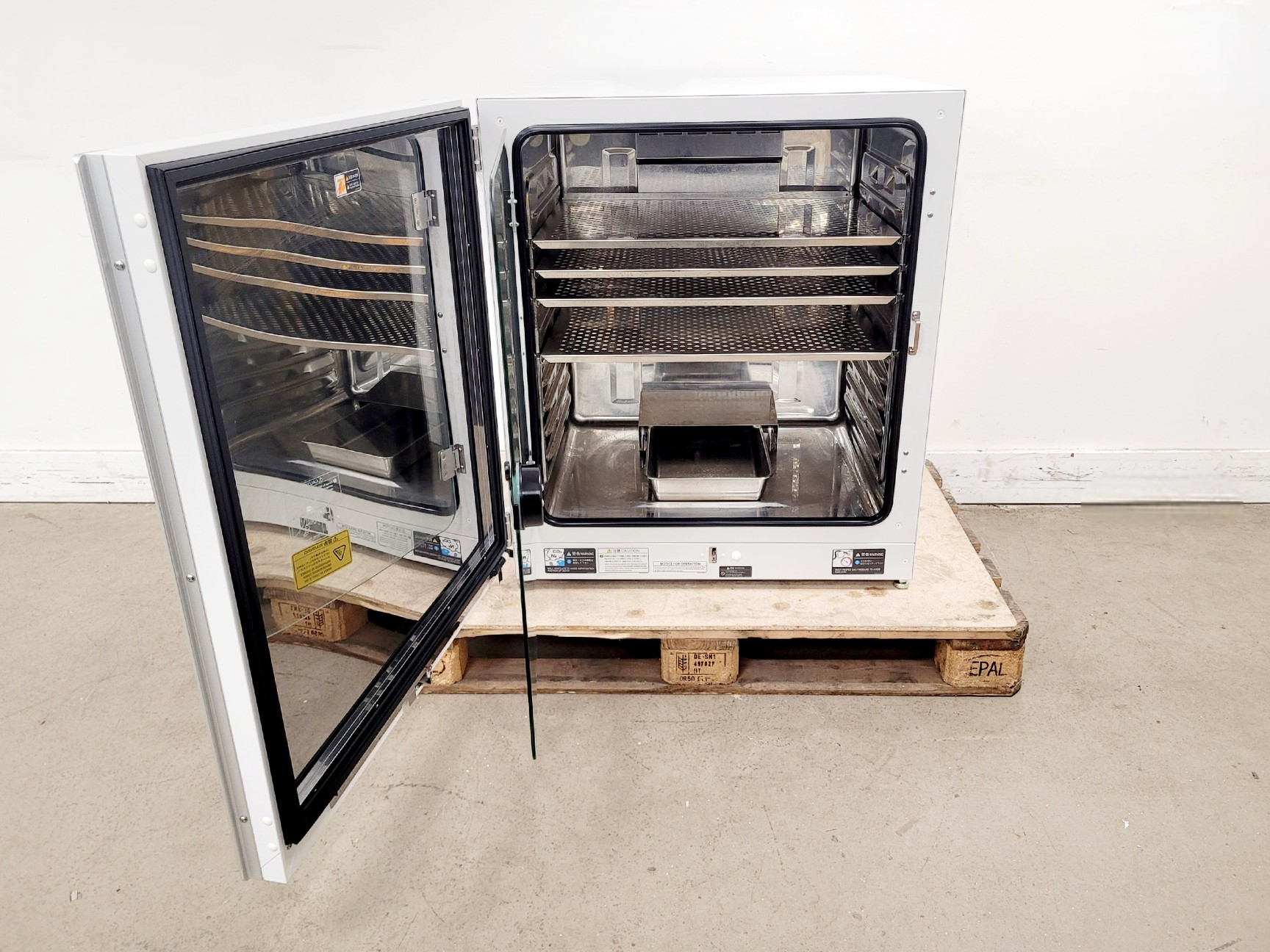 PHCbi MCO-230AICUV-PE CO2 Incubator (230 L), image 2