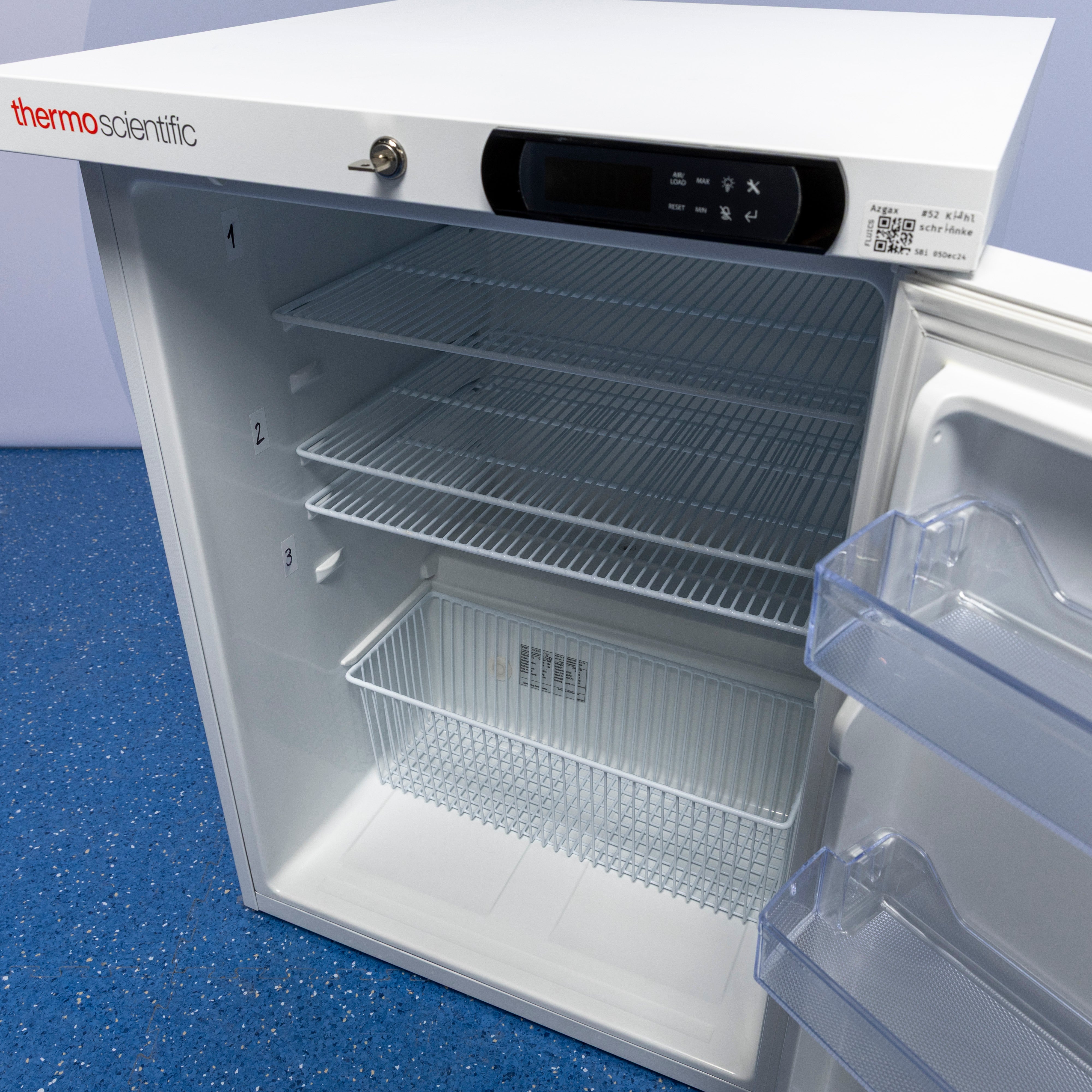Thermo Scientific TSX undercounter refrigerator 158 l, image 3