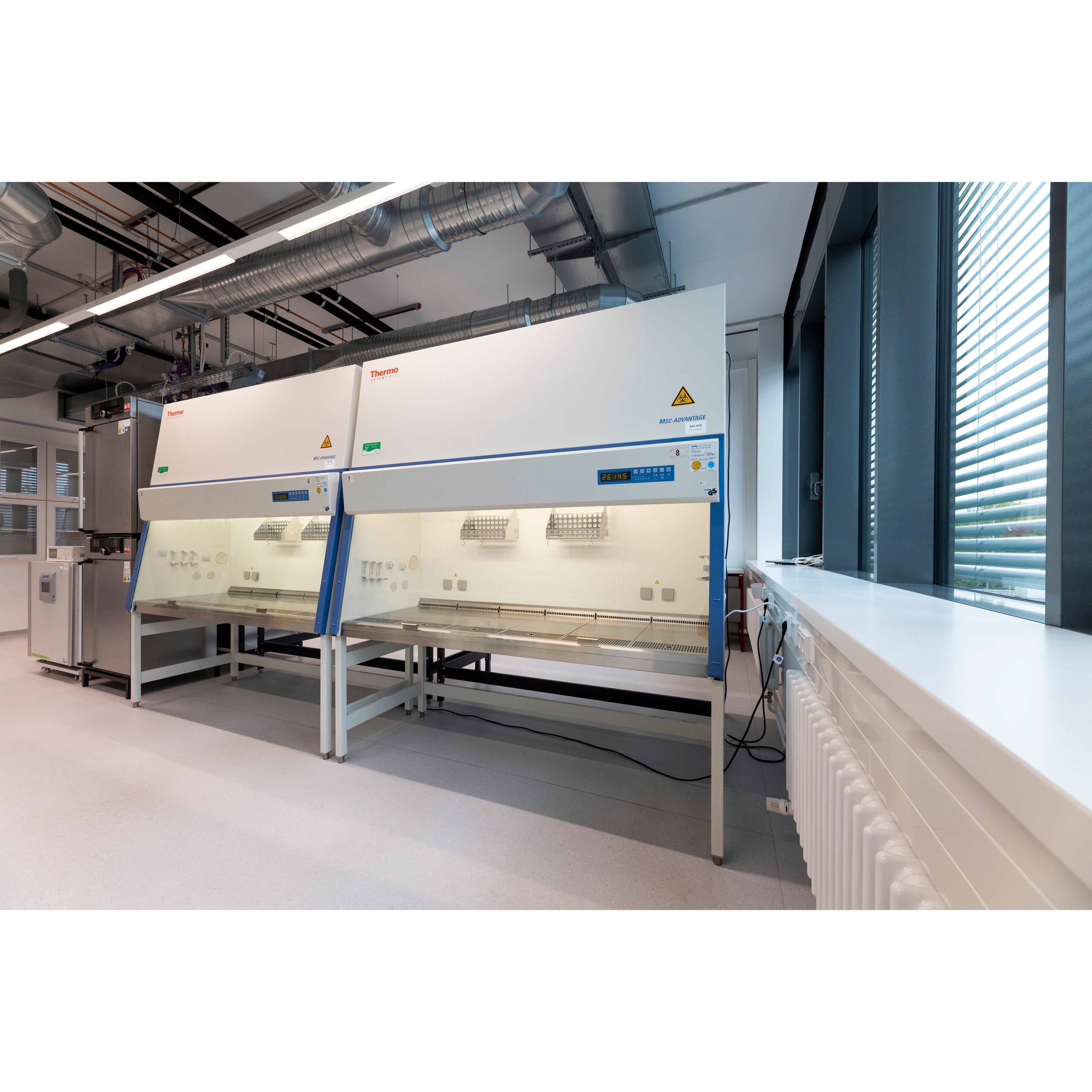 Thermo Scientific MSC-Advantage 1.8 Class II Biosafety Cabinet, image 2