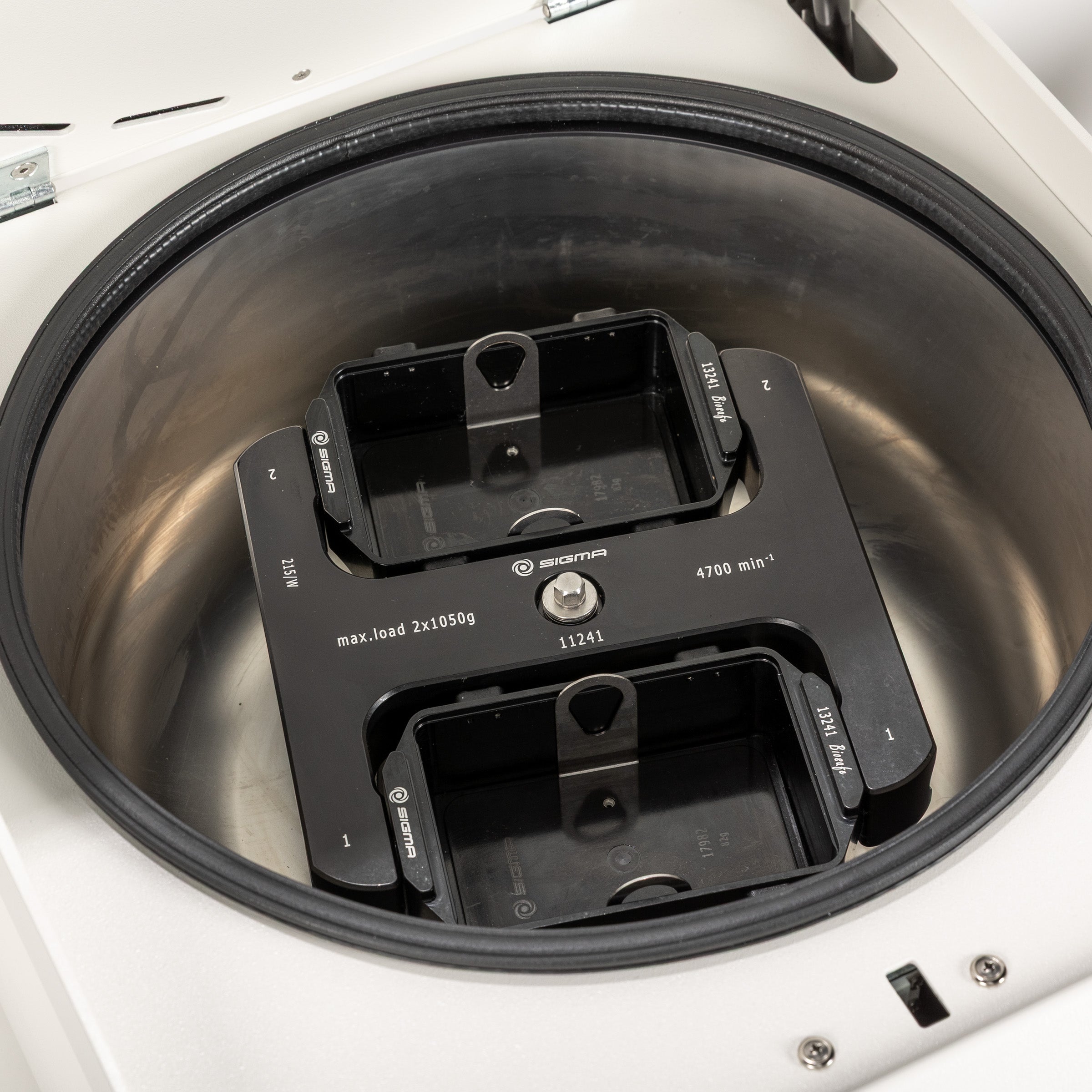 Sigma 3-16L Benchtop Centrifuge with Plate Rotor, image 2