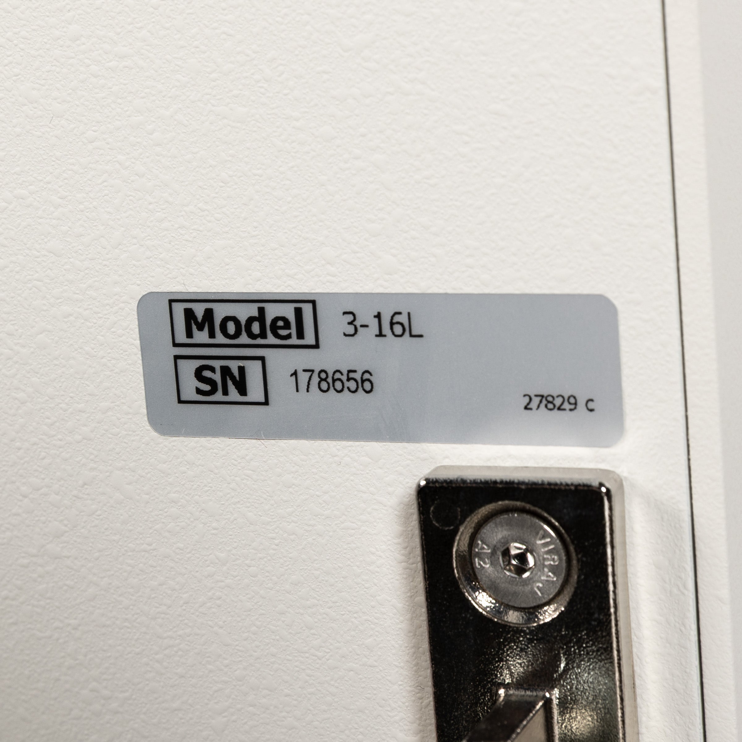 Sigma 3-16L Benchtop Centrifuge with Plate Rotor, image 10