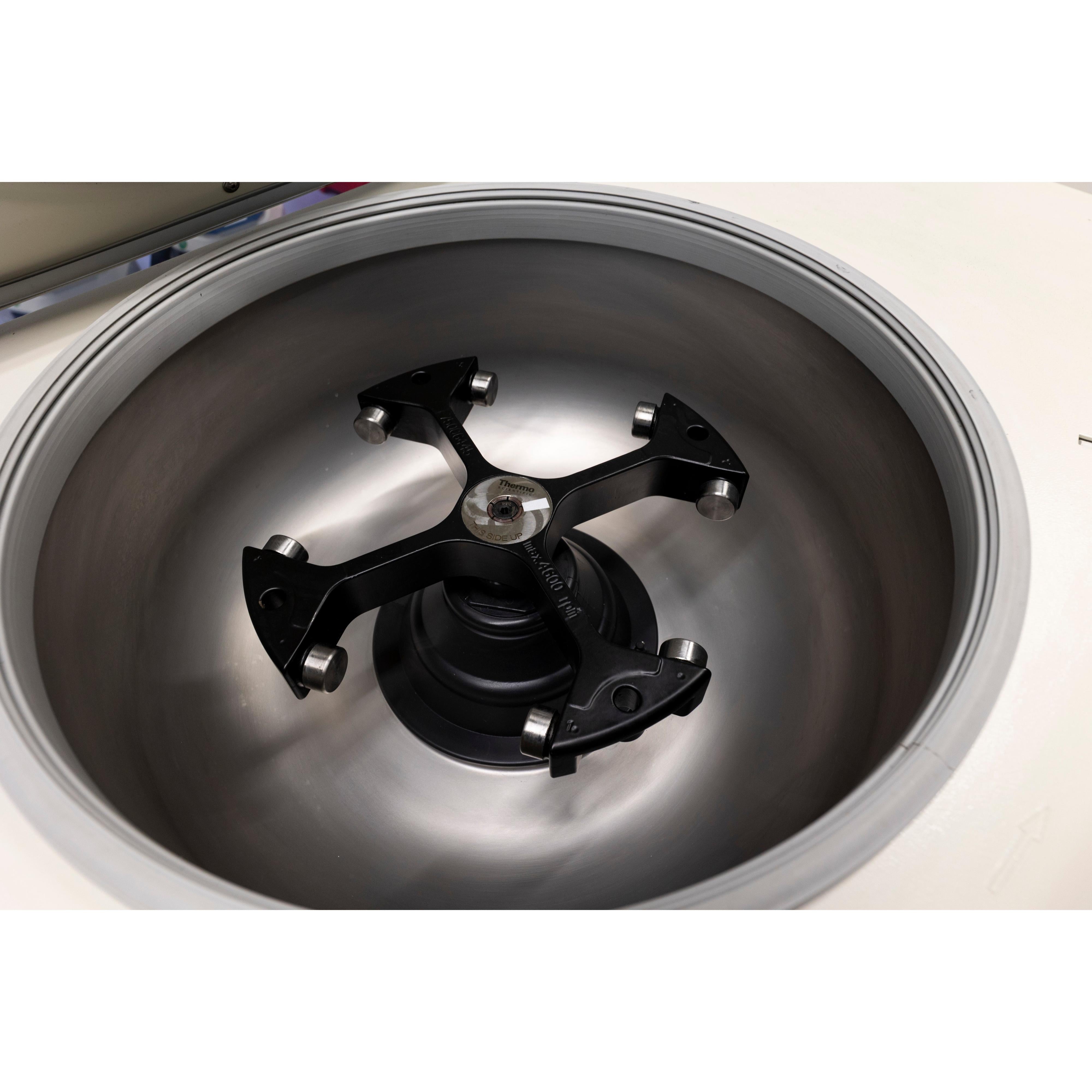 Thermo Scientific Heraeus Multifuge 3SR+ Refrigerated Centrifuge (3 L), image 3