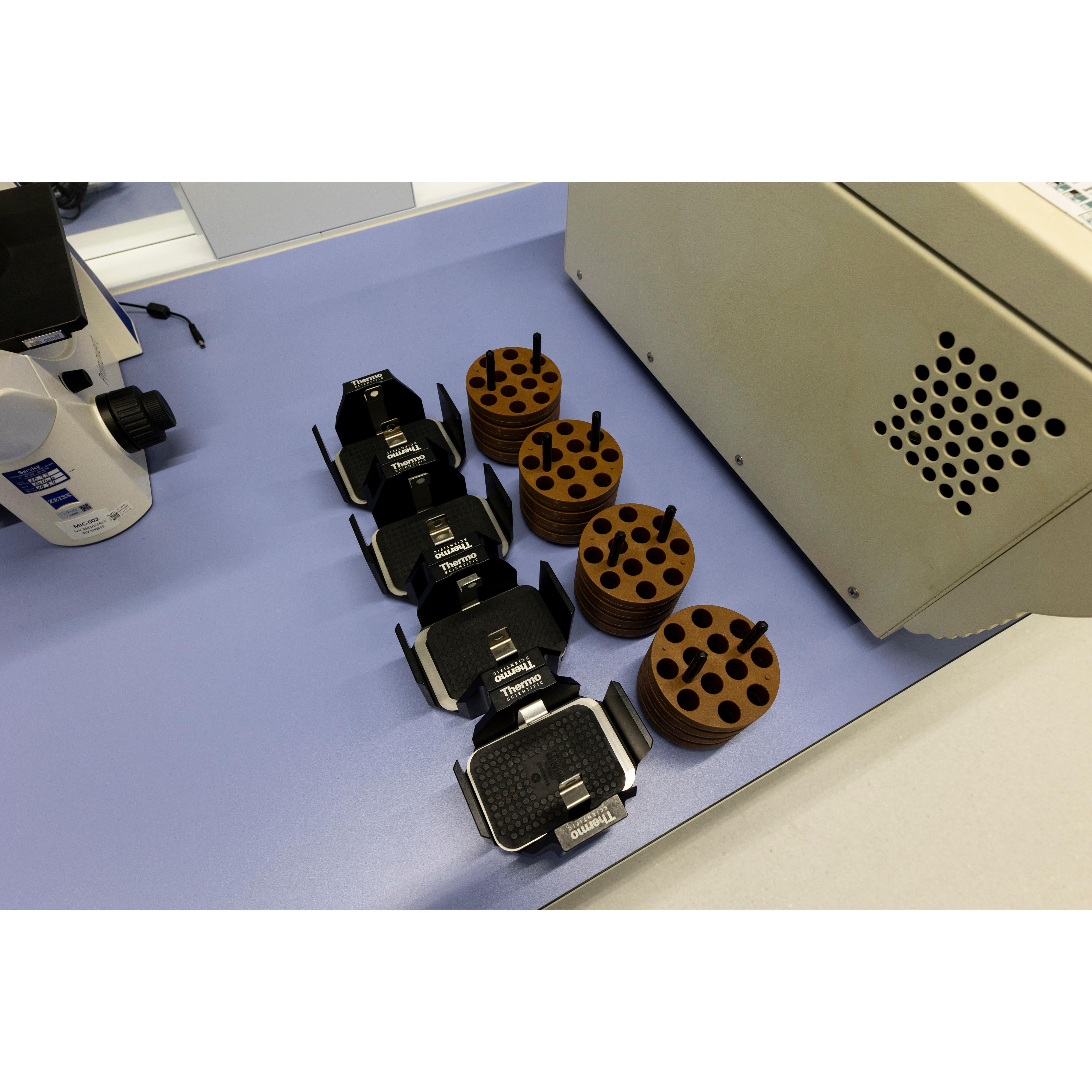 Thermo Scientific Heraeus Multifuge 3SR+ Refrigerated Centrifuge (3 L), image 7